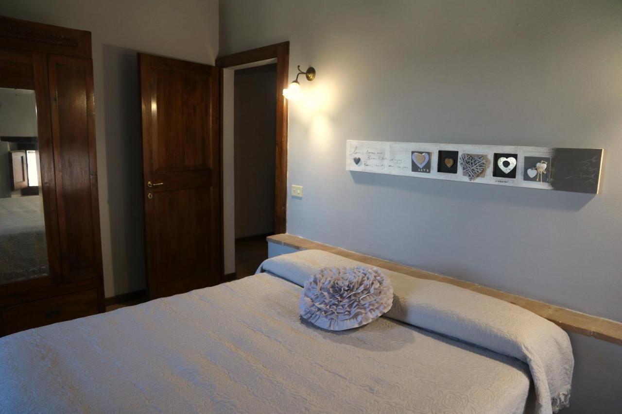 Corte Fratini Appartamenti Trevi Exterior foto